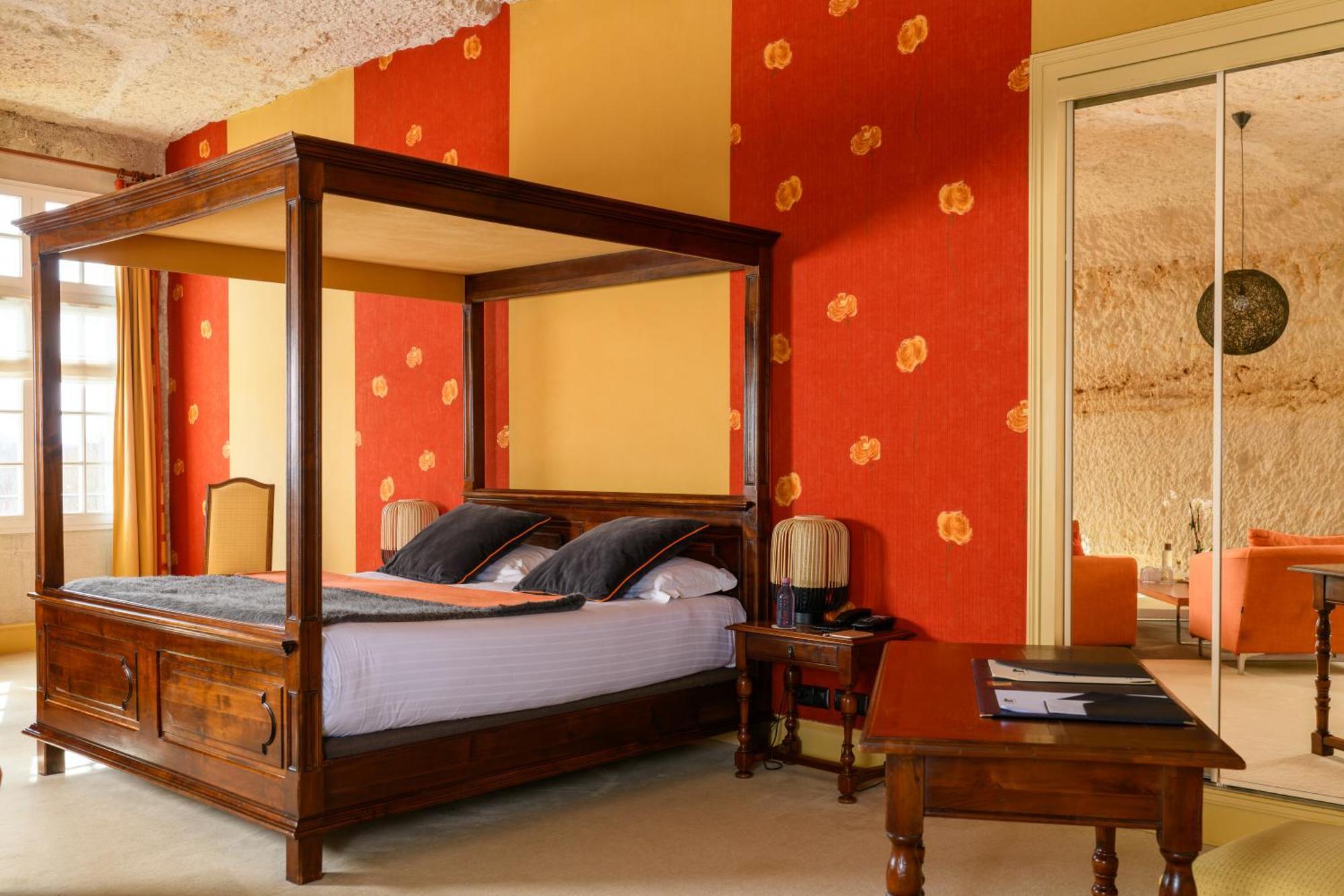 Hotel Les Hautes Roches Рошекорбон Экстерьер фото