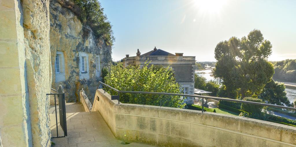Hotel Les Hautes Roches Рошекорбон Экстерьер фото